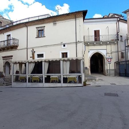 Alloggi Piazza Umberto Primo Pacentro Εξωτερικό φωτογραφία
