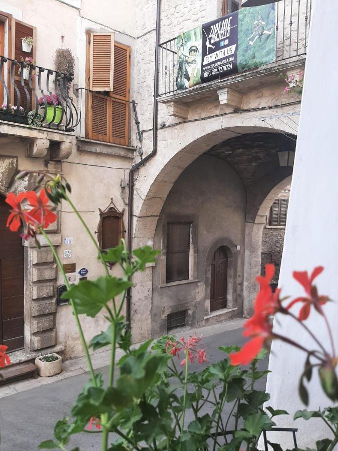 Alloggi Piazza Umberto Primo Pacentro Εξωτερικό φωτογραφία